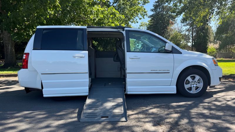 2010 Dodge Grand Caravan | BraunAbility Dodge Entervan II | Oregon Mobility
