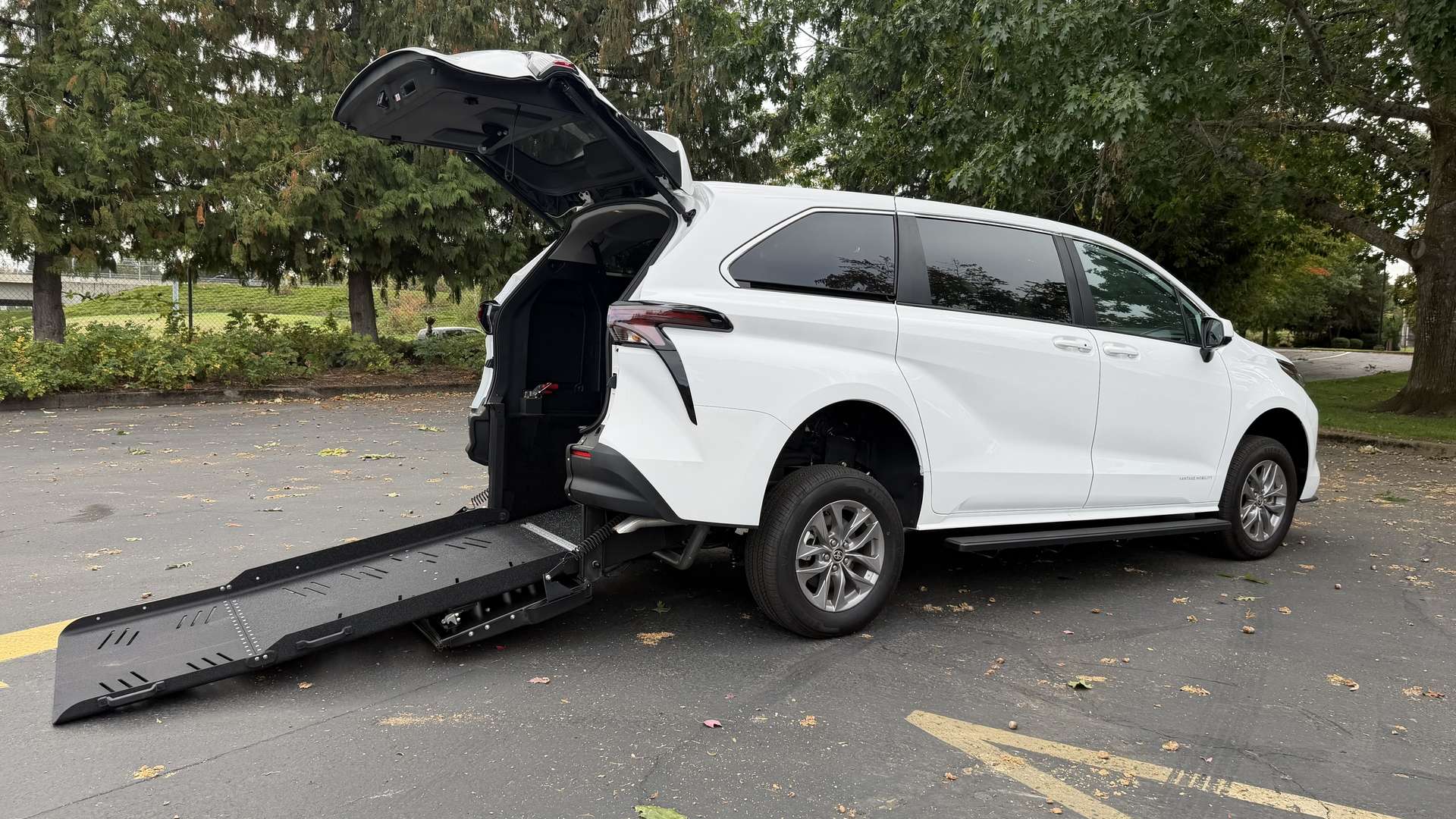 2026 Toyota Sienna | Conversion: VMI Toyota Sienna Hybrid - Rear Entry - FWD