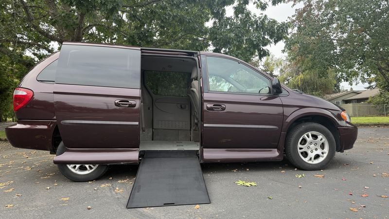 Used 2003 Dodge Grand Caravan.  ConversionVMI Dodge Northstar